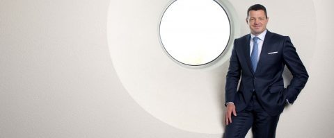 Vertrek KLM-topman Elbers ‘Franse wraak’ – Miljardenbod Unilever op consumententak Brits farmacieconcern