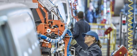 AEX naar recordstand, producenten weer positiever – Meeste doden sinds WOII