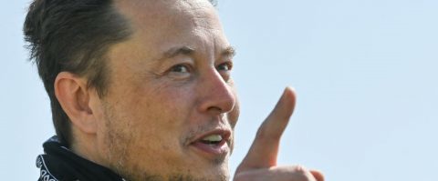 Musk moet aandelen verkopen na poll op Twitter – Investeren in R&D levert extra groei op