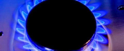 Eerste Nederlandse energiebedrijf valt om door hoge gasprijs – Geweld jaagt Feyenoord-topman weg