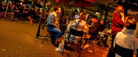 Kabinet wil einde aan 1,5 meter en horeca open tot 1.00 uur – Onderzoek naar fraude bij Pels Rijcken niet goed uitgevoerd