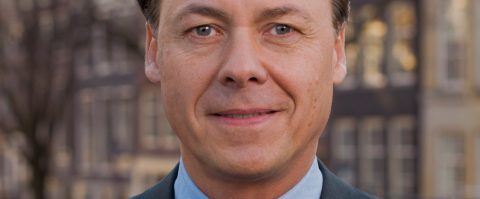 Wereldeconomie groeit 5,5 procent – Hamers rekent op vrijspraak in witwasaffaire