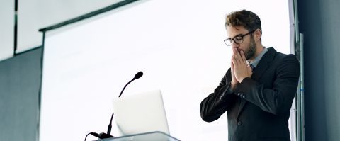 Nerveus voor een belangrijke presentatie of vergadering? Zo krijg je je zenuwen onder controle