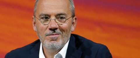 Orange-topman veroordeeld, blijft op post – Hebberige consument vaker gefopt door nepwebshops