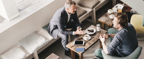 ‘40 kopjes koffie voordat je een nieuwe baan vindt als directeur is heel gewoon’